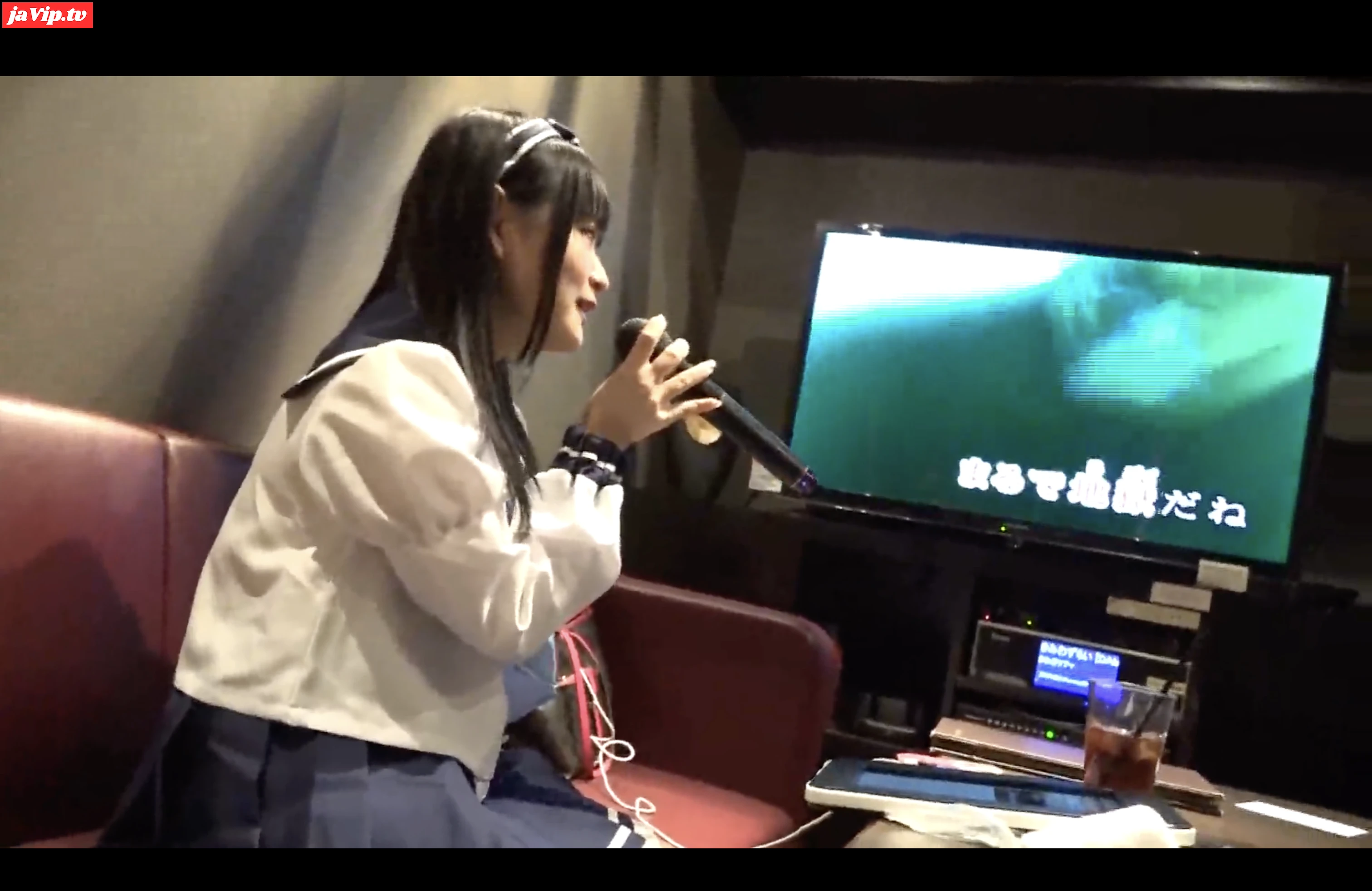 fc2ppv-4708073 - カラオケで我慢できずフェラ抜き大量口内射精　アイドルを目指す彼女に黒歴史をプレゼント！ - FC2PPV動画をオンラインで視聴 - jaVip