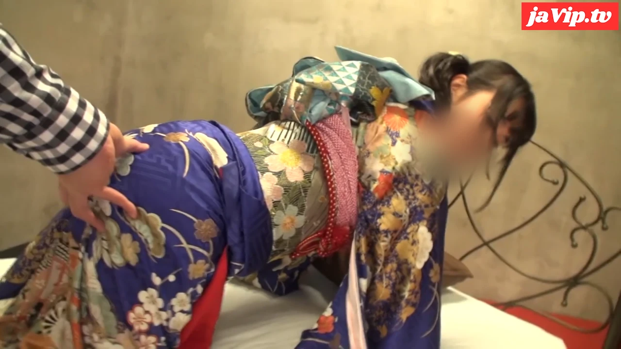 fc2ppv-4753952 - 【個撮／素人】成人式終わりの着物美女。全身性感帯のビッチちゃんで、オチンポに大興奮しちゃってます。 - FC2PPV動画をオンラインで視聴 - jaVip