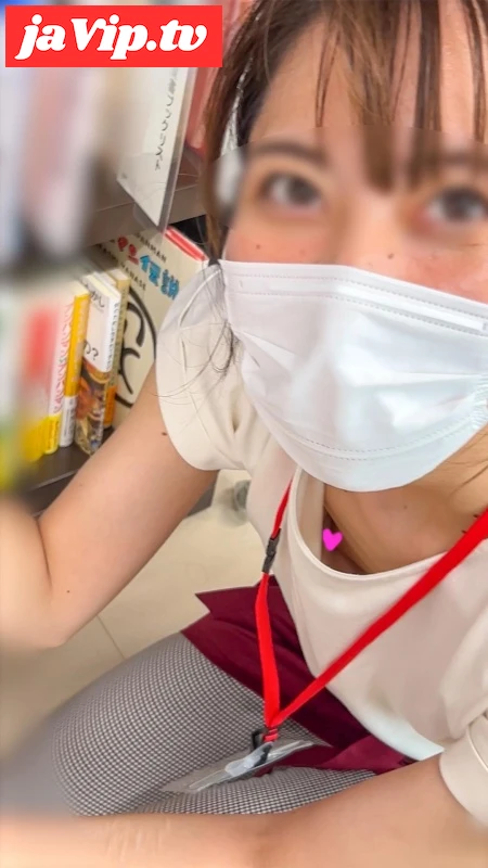fc2ppv-4772432 - 【働く女性の胸ちら ver.4】 〜本屋で働く気品漂う人妻の胸ちら〜 - FC2PPV動画をオンラインで視聴 - jaVip